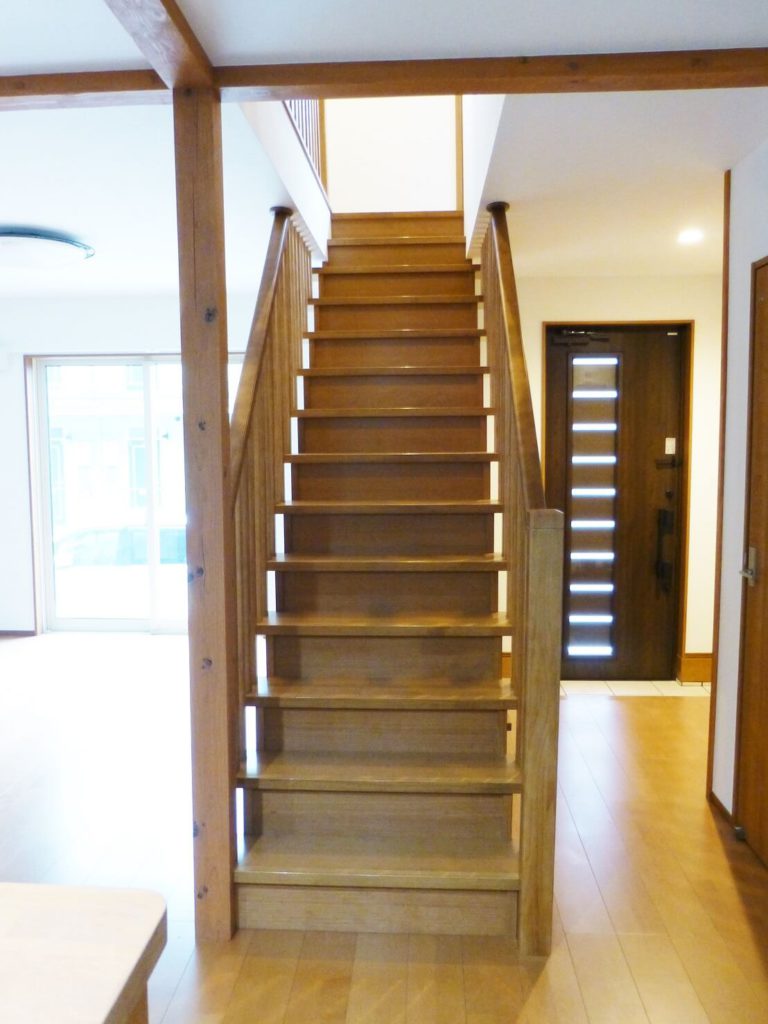 北九州市八幡東区 玄関とリビングが直結した家 イーホーム