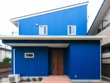 北九州市小倉南区「大収納のかわいい青ガルバの家」