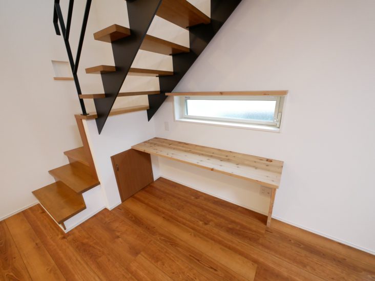 北九州市門司区「スケルトン階段のある明るく開放的な家」