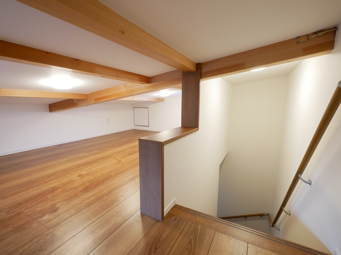 狭小住宅に欲しい固定階段のロフト|北九州のイーホーム