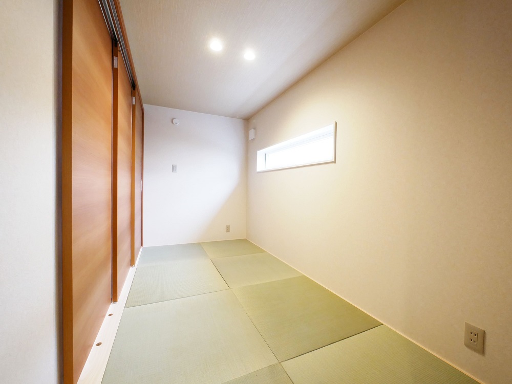 【北九州のイーホーム】玄関から入れる小上がり和室の施工事例
