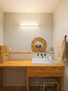 北九州市小倉南区「ログハウス風の平屋住宅」の独立洗面所