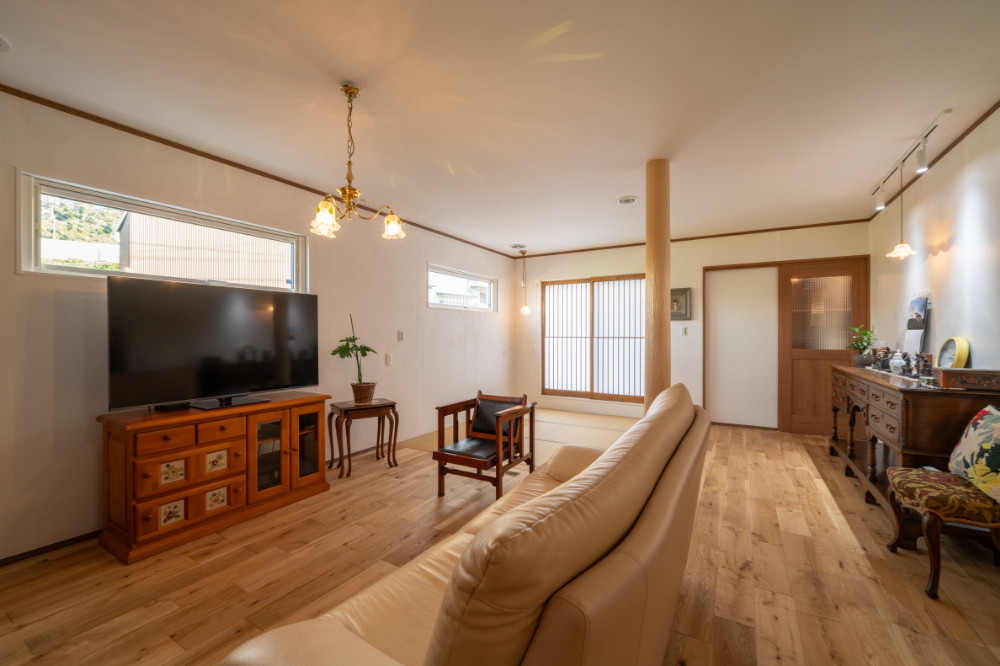 北九州市八幡東区「50代夫婦が暮らす平屋の終の棲家」くつろぎのリビング