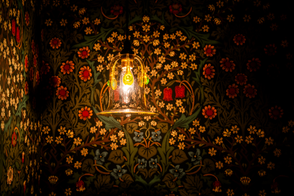 北九州市八幡東区「50代夫婦が暮らす平屋の終の棲家」トイレのアンティーク照明