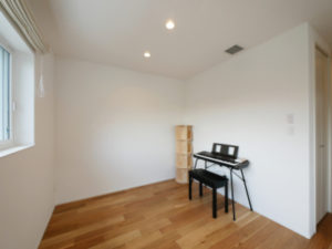 北九州市小倉北区「25坪でも狭くない！4人家族の高性能住宅」の2階ホール