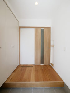 北九州市小倉北区「25坪でも狭くない！4人家族の高性能住宅」の玄関