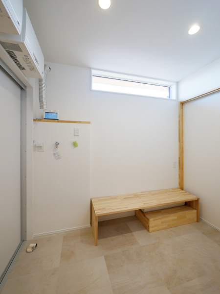 遠賀郡「大きな吹き抜けと家事ラク動線のある家」脱衣室兼ランドリー