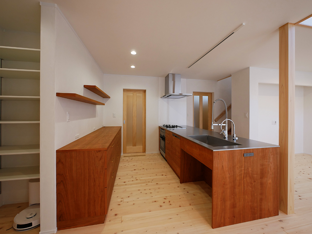 遠賀郡「大きな吹き抜けと家事ラク動線のある家」造作キッチン