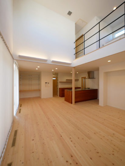 遠賀郡「大きな吹き抜けと家事ラク動線のある家」