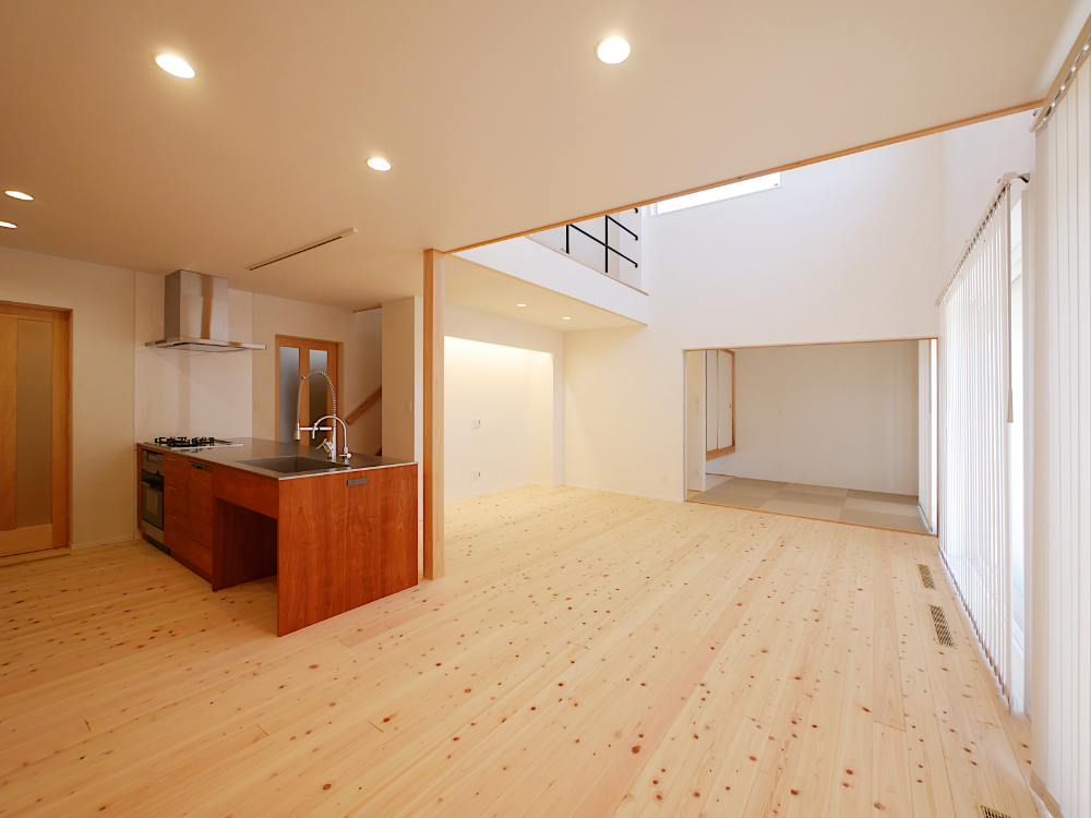 遠賀郡「大きな吹き抜けと家事ラク動線のある家」広いLDK