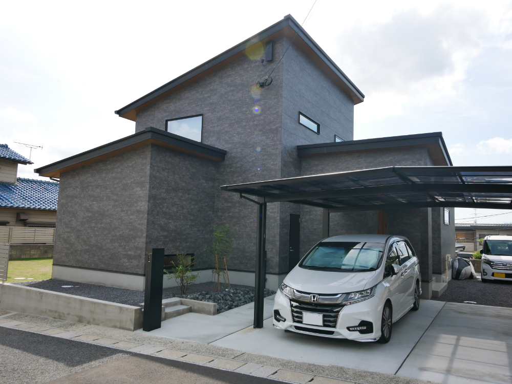 遠賀郡「大きな吹き抜けと家事ラク動線のある家」外観